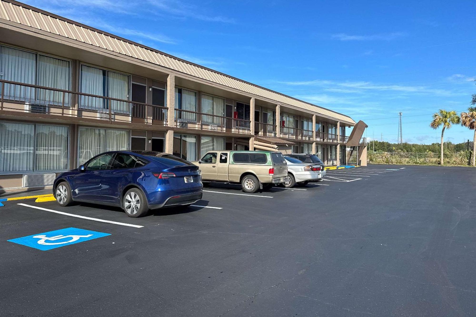 Rodeway Inn Bushnell Luaran gambar