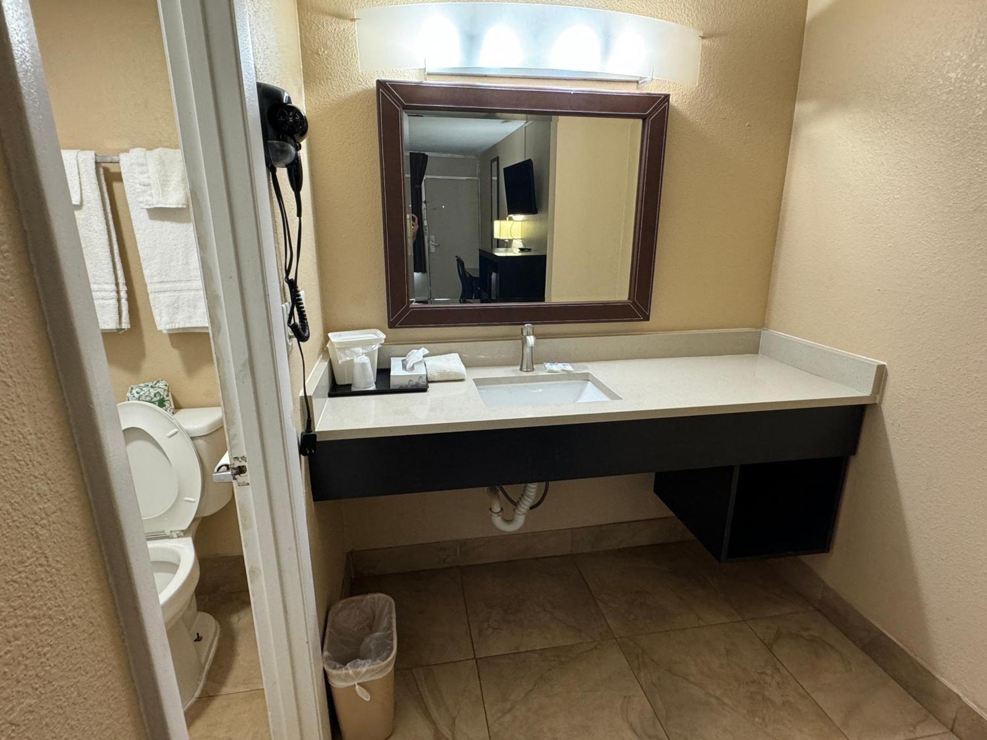 Rodeway Inn Bushnell Luaran gambar