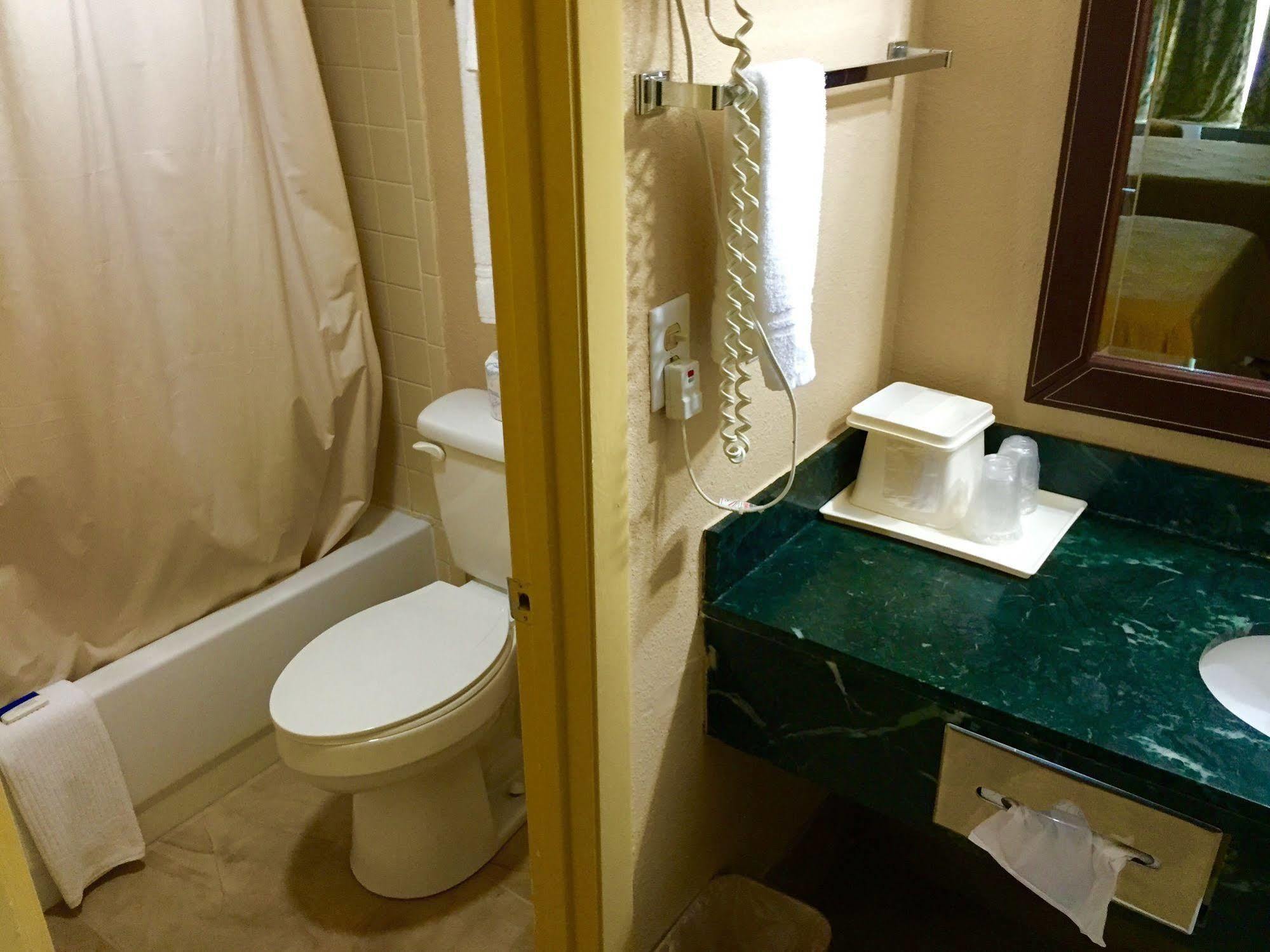 Rodeway Inn Bushnell Luaran gambar